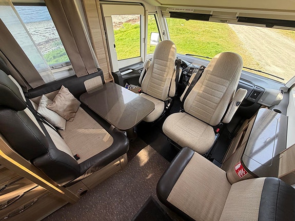 Adria Sonic 600 SC Queenbed, Sykkelstativ, senkeseng kjøres på klasse B 8 of 27