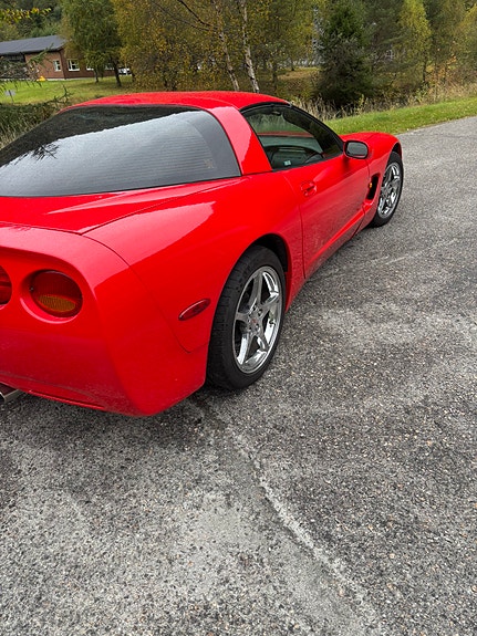 Chevrolet Corvette 3 of 13