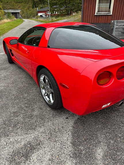 Chevrolet Corvette 4 of 13