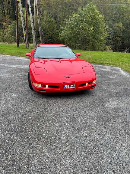 Chevrolet Corvette 8 of 13