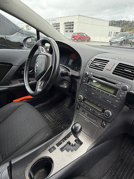 Toyota Avensis 7 of 9