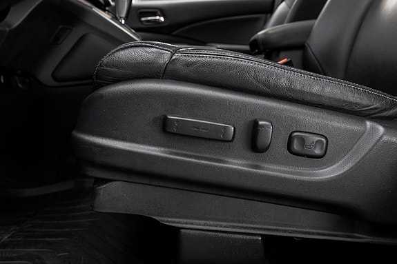 Honda CR-V 25 of 30