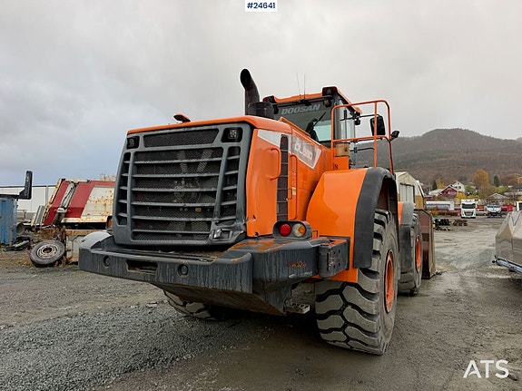 2015 Doosan DL550-5 hjullaster m/ vekt, skuffe og nye dekk 4 of 29