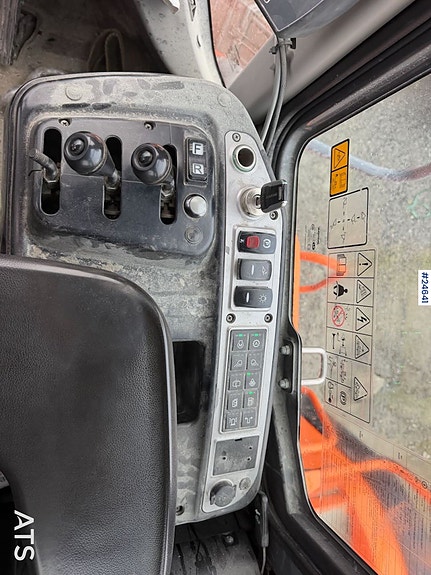 2015 Doosan DL550-5 hjullaster m/ vekt, skuffe og nye dekk 23 of 29