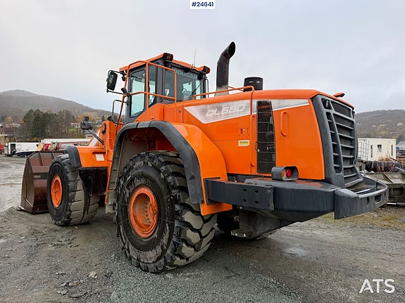 2015 Doosan DL550-5 hjullaster m/ vekt, skuffe og nye dekk 3 of 29