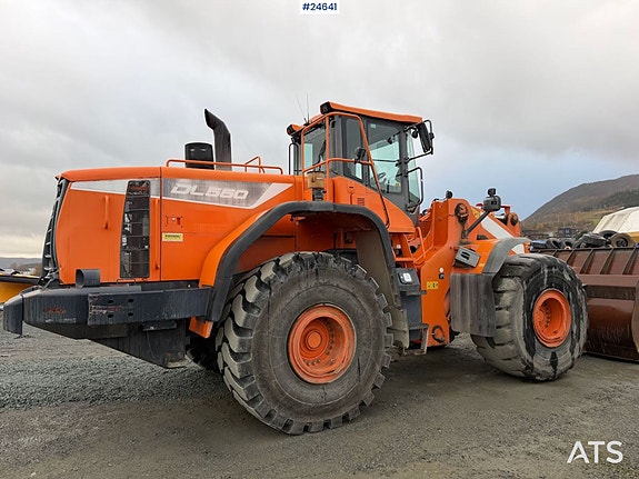 2015 Doosan DL550-5 hjullaster m/ vekt, skuffe og nye dekk 6 of 29