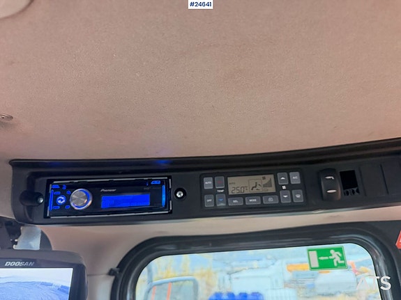 2015 Doosan DL550-5 hjullaster m/ vekt, skuffe og nye dekk 26 of 29