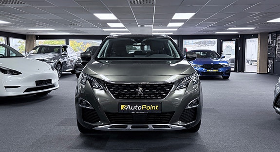 Peugeot 5008 2 of 23