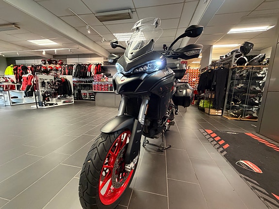 Ducati Multistrada V2s 6 of 9