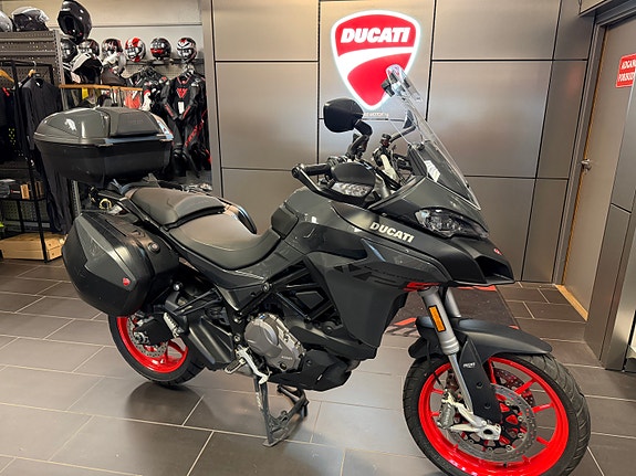 Ducati Multistrada V2s 3 of 9