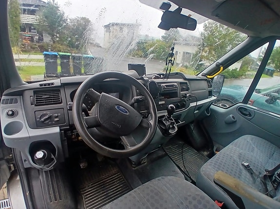 Ford Transit 8 of 12