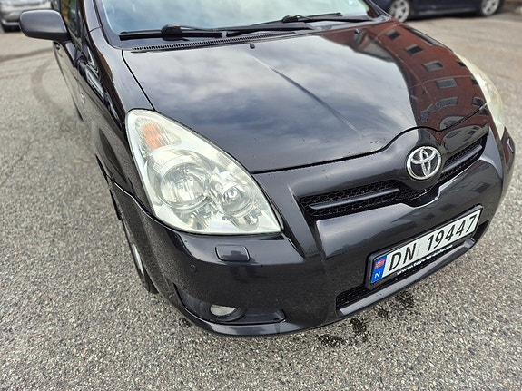 Toyota Corolla 3 of 8