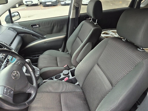 Toyota Corolla 7 of 8