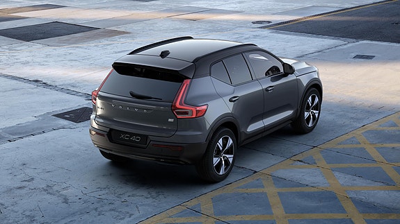 Volvo XC40 7 of 28