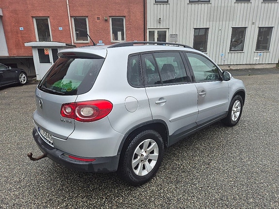 Volkswagen Tiguan 4 of 9