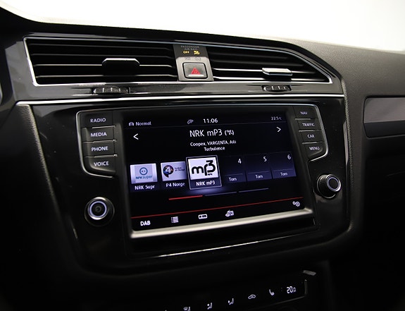 Volkswagen Tiguan 16 of 30