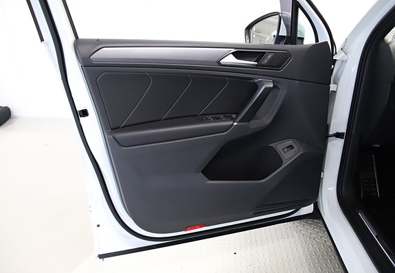 Volkswagen Tiguan 26 of 30