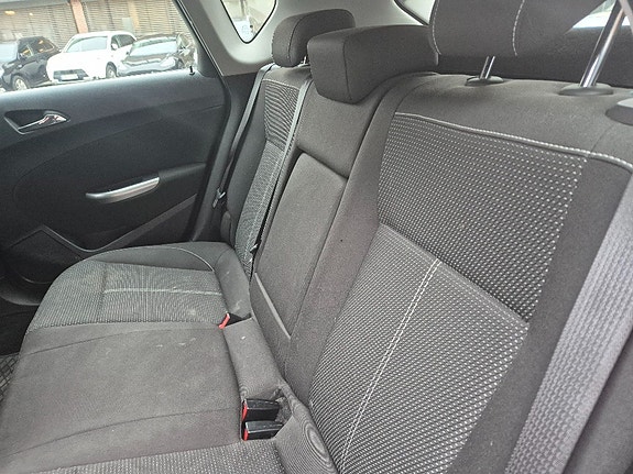 Opel Astra 6 of 9