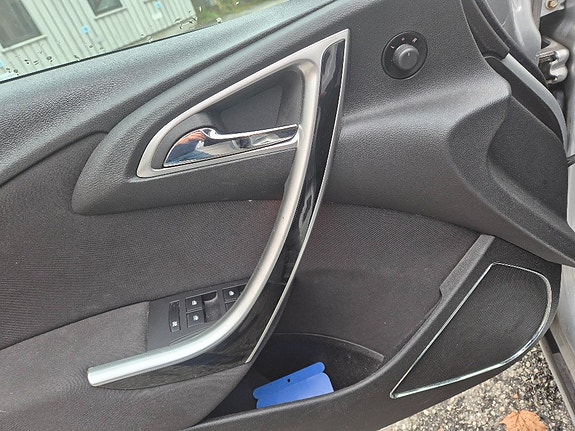 Opel Astra 7 of 9