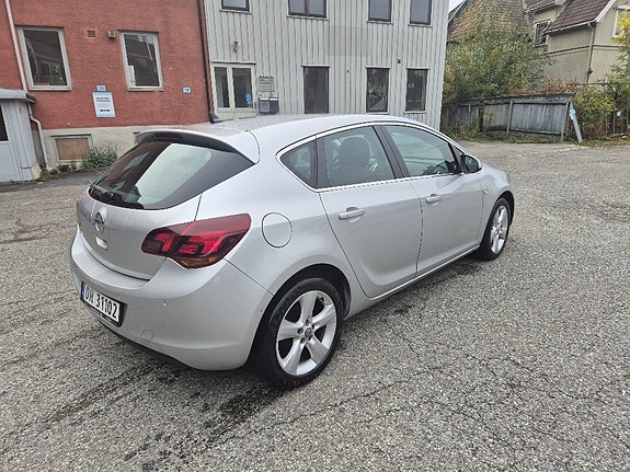 Opel Astra 3 of 9