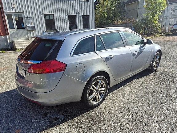 Opel Insignia 3 of 7