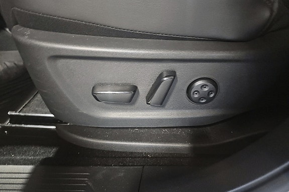 Nissan Ariya 13 of 24