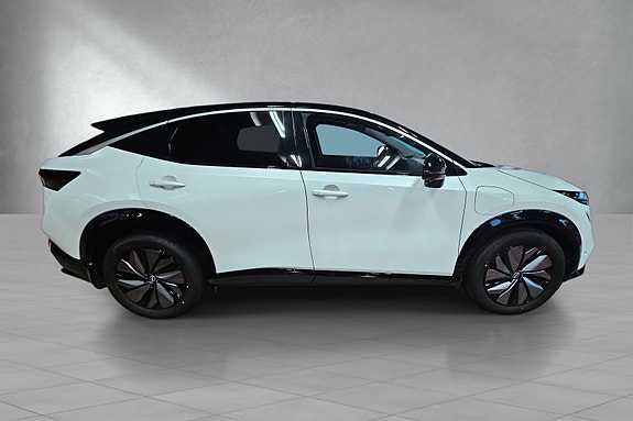 Nissan Ariya 4 of 24