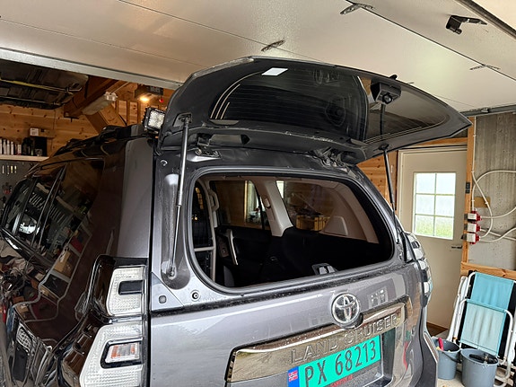 Toyota Land Cruiser 13 of 19