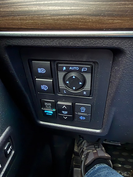 Toyota Land Cruiser 19 of 19