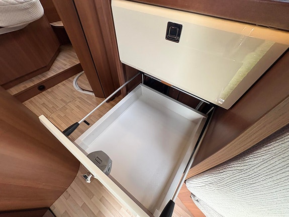 LMC COMFORT I695 TRUMA / AUTOMAT / ROMSLIG / LAV KM STAND / 13 of 26