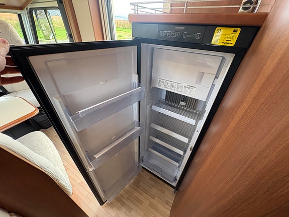 LMC COMFORT I695 TRUMA / AUTOMAT / ROMSLIG / LAV KM STAND / 11 of 26