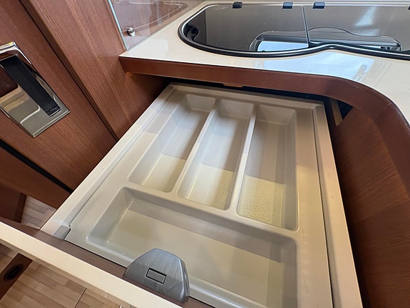 LMC COMFORT I695 TRUMA / AUTOMAT / ROMSLIG / LAV KM STAND / 16 of 26
