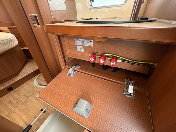 LMC COMFORT I695 TRUMA / AUTOMAT / ROMSLIG / LAV KM STAND / 14 of 26