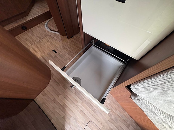 LMC COMFORT I695 TRUMA / AUTOMAT / ROMSLIG / LAV KM STAND / 12 of 26