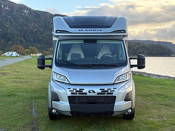 Adria CORAL SUPREME 670 DL / 180HK / 4.400KG / ALDE / PLUSS PAKKE ! ALDE PÅ DIESEL ! 2 of 30