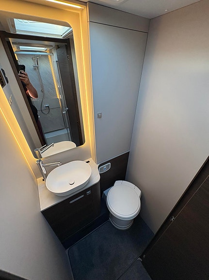 Adria CORAL SUPREME 670 DL / 180HK / 4.400KG / ALDE / PLUSS PAKKE ! ALDE PÅ DIESEL ! 17 of 30