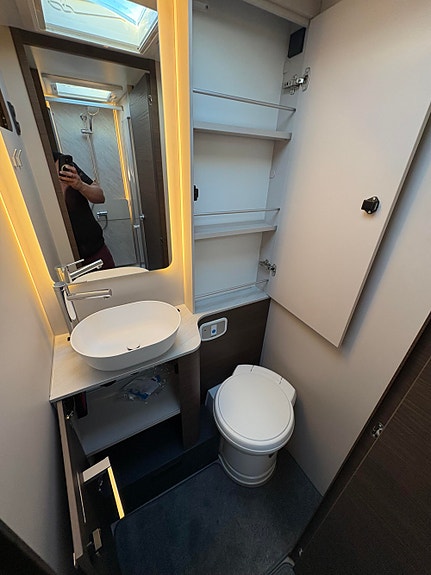 Adria CORAL SUPREME 670 DL / 180HK / 4.400KG / ALDE / PLUSS PAKKE ! ALDE PÅ DIESEL ! 19 of 30