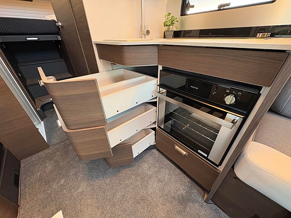 Adria CORAL SUPREME 670 DL / 180HK / 4.400KG / ALDE / PLUSS PAKKE ! ALDE PÅ DIESEL ! 12 of 30