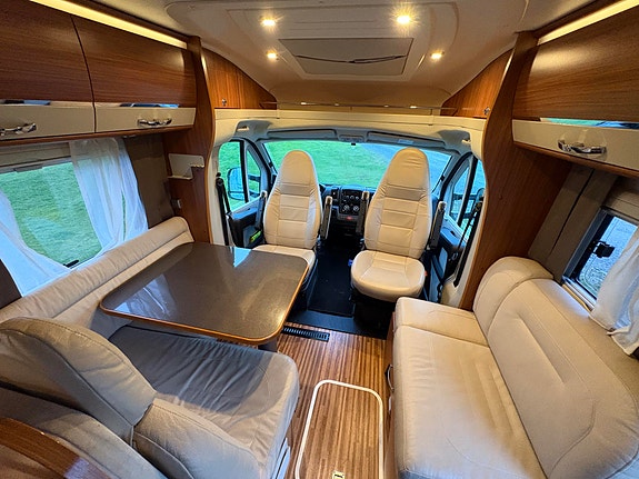 Adria Coral S 670 SLT STØTTEBEN / SYKKELSTATIV / MARKISE / STEKEOVN/ AC ! 5 of 23