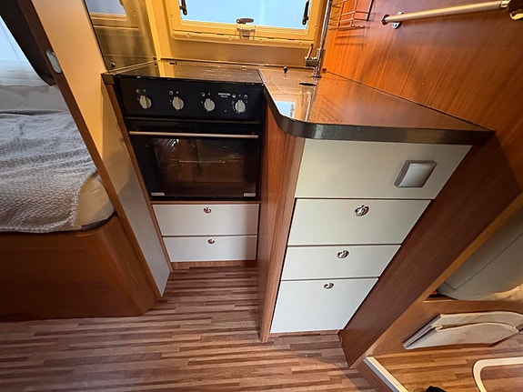 Adria Coral S 670 SLT STØTTEBEN / SYKKELSTATIV / MARKISE / STEKEOVN/ AC ! 9 of 23