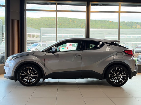 Toyota C-HR 5 of 30