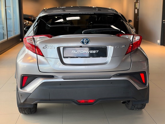 Toyota C-HR 8 of 30