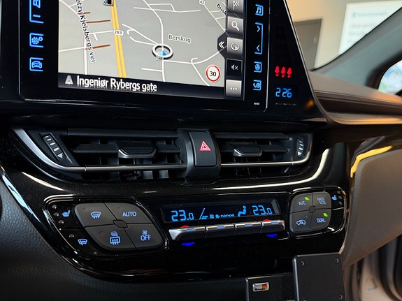 Toyota C-HR 21 of 30