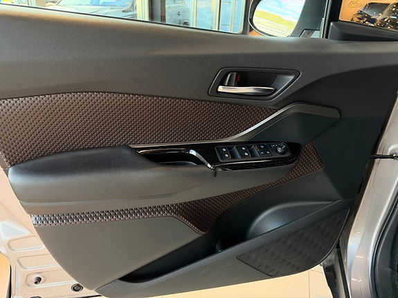 Toyota C-HR 26 of 30