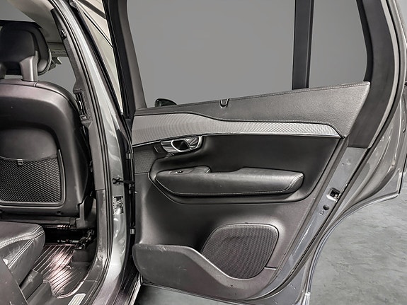 Volvo XC90 22 of 30