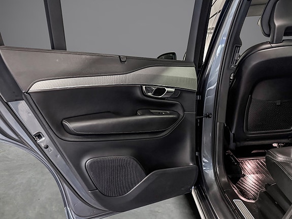 Volvo XC90 17 of 30