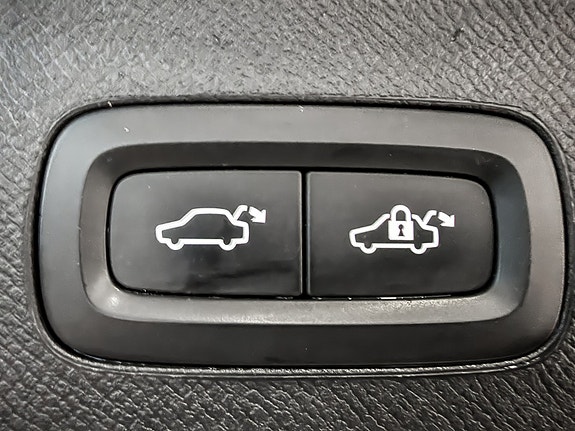 Volvo XC90 24 of 30