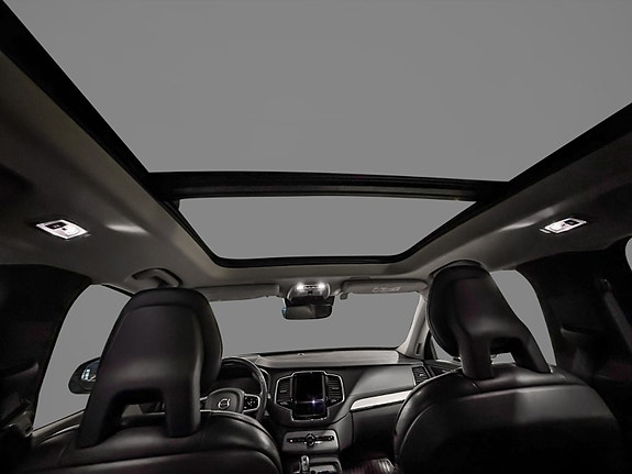 Volvo XC90 20 of 30