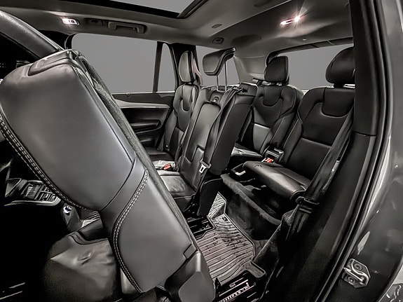 Volvo XC90 19 of 30