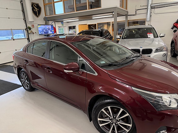 Toyota Avensis 4 of 29